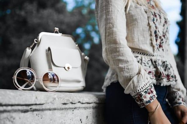 Les Accessoires Indispensables pour un Look Tendance en 2023