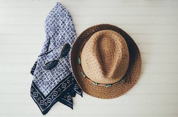 Quels sont les types de foulards et comment les nouer ?