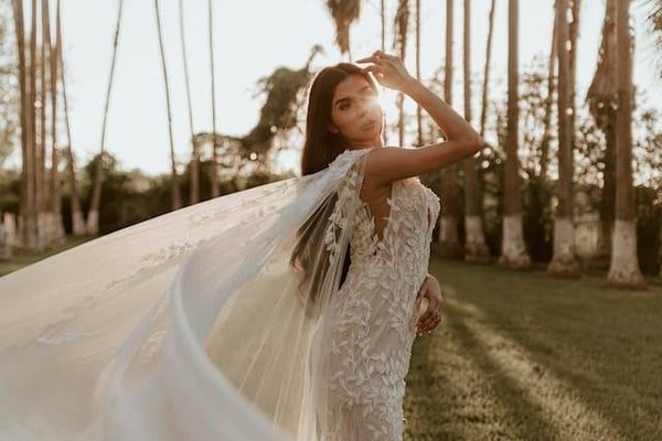 Comment choisir sa robe de mariée en fonction de sa morphologie, du lieu et de la saison ?