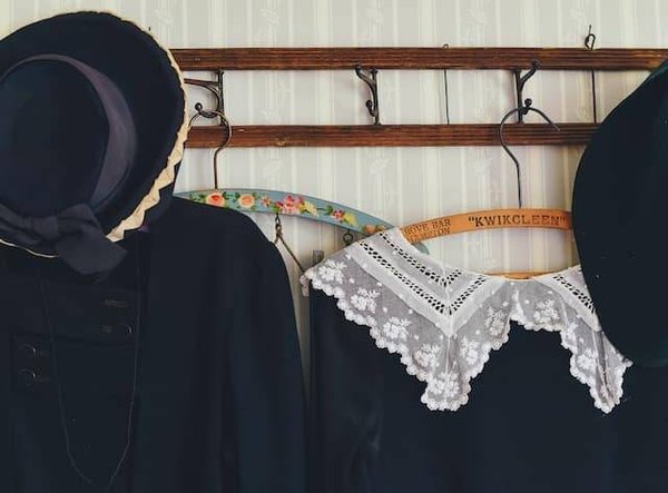 Les avantages et les inconvénients de l'achat de vêtements vintage